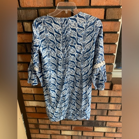 Lilly Pulitzer Blue and White 3/4 Sleeve dress with Mandarin Collar - Picture 2 of 3